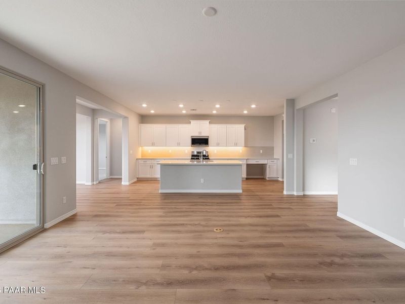 Spacious, unfurnished interior of a new home in North Ridge at Pronghorn Ranch, Prescott Valley (Image 21). Spacious, unfurnished interior of a new home in North Ridge at Pronghorn Ranch, Prescott Valley (Image 21).