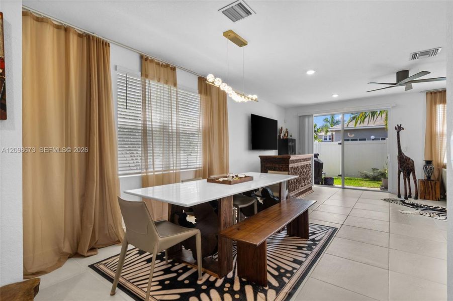 Furnished interior view inside a new home in , Pembroke Pines (Image 8).