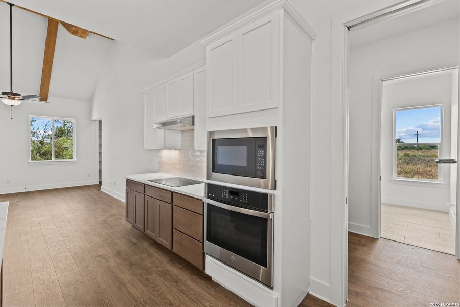 Furnished interior view inside a new home in , La Vernia (Image 9).