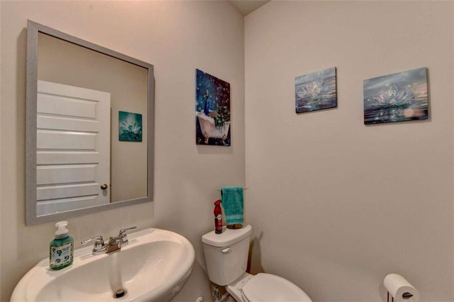 Furnished interior view inside a new home in Twin Lakes, Hoschton (Image 11).