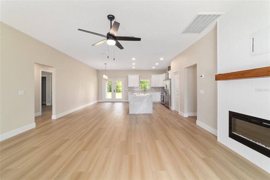 Spacious, unfurnished interior of a new home in , Dunnellon (Image 26).