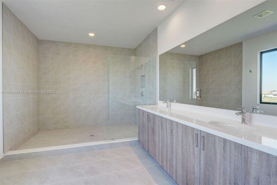 Image 45 of a home in .