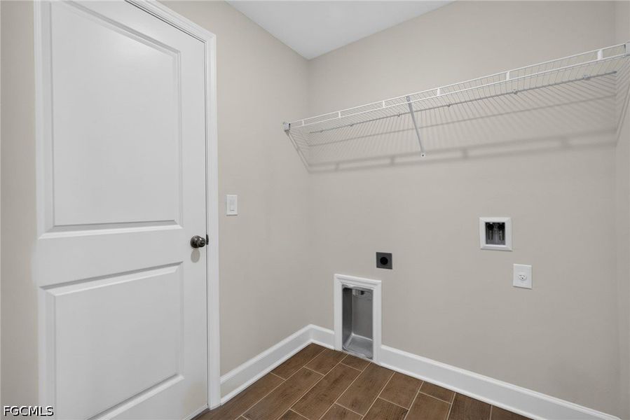 Spacious, unfurnished interior of a new home in Cape Coral, Cape Coral (Image 25). Spacious, unfurnished interior of a new home in Cape Coral, Cape Coral (Image 25).