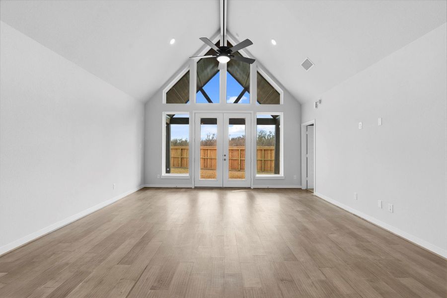 Spacious, unfurnished interior of a new home in Sienna 45', 50', Missouri City (Image 34).