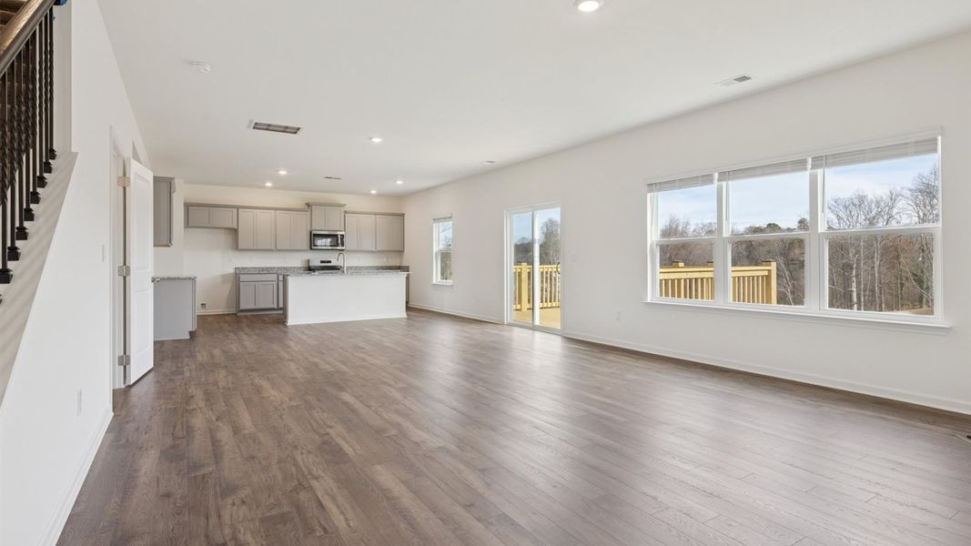 Spacious, unfurnished interior of a new home in Whispering Springs, Maryville (Image 15).