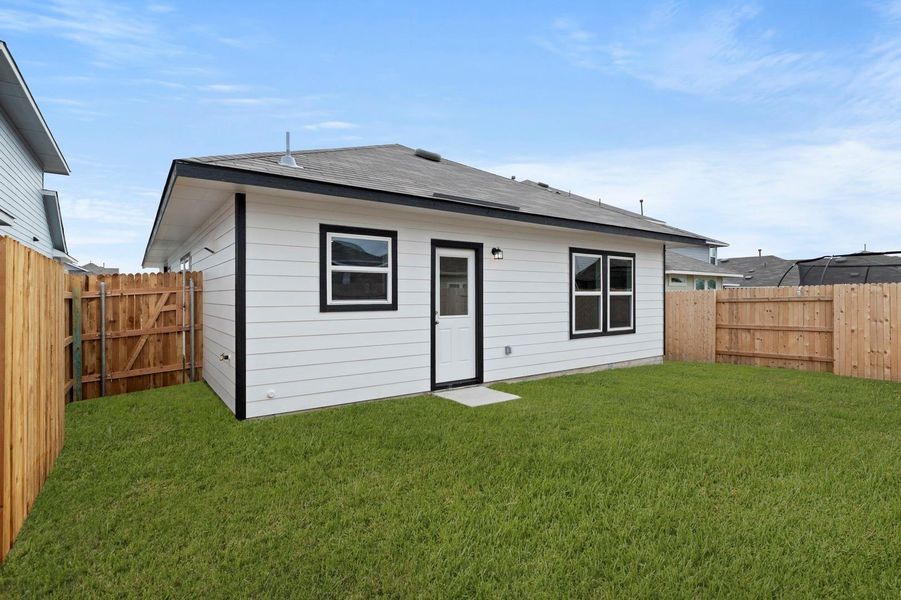 Exterior details and patio area of a home in Hymeadow, Maxwell (Image 4).