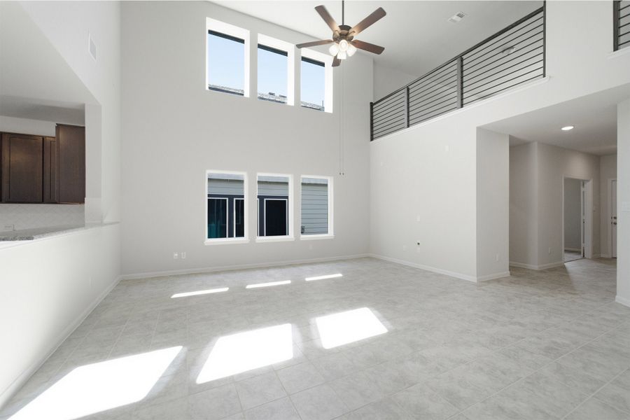 Spacious, unfurnished interior of a new home in Laurel Vistas, San Antonio (Image 26).