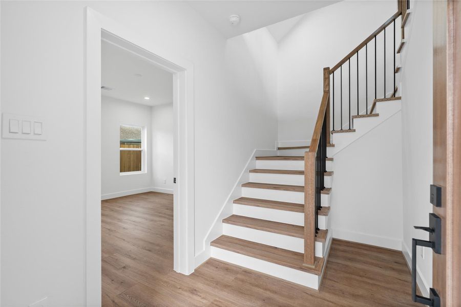 Spacious, unfurnished interior of a new home in , Houston (Image 26).