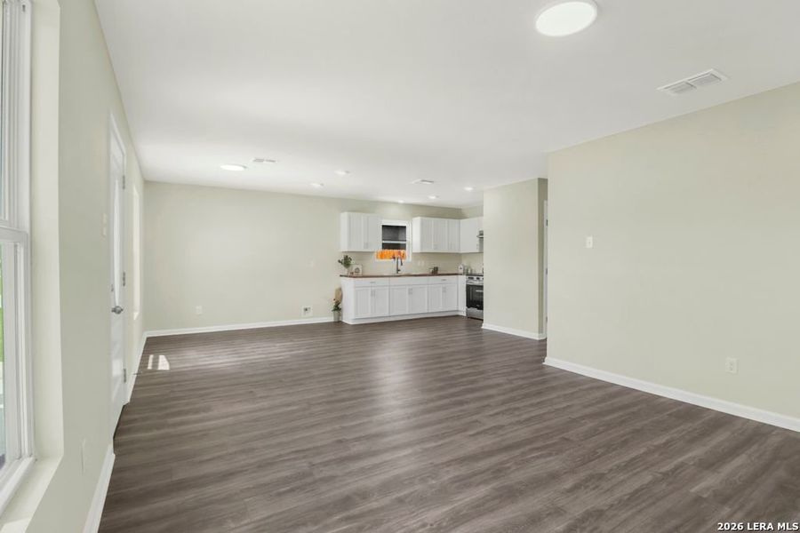Spacious, unfurnished interior of a new home in , Nixon (Image 13).