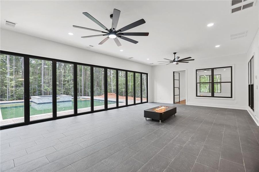 Image 91 of a home in .