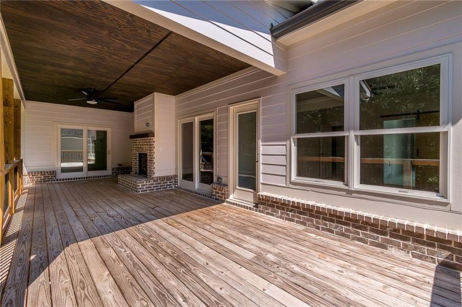 Exterior details and patio area of a home in , Gainesville (Image 27).
