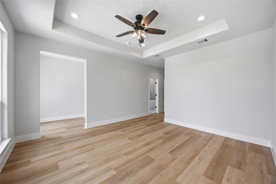 Spacious, unfurnished interior of a new home in , Houston (Image 20).