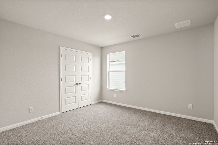 Spacious, unfurnished interior of a new home in Cinco Lakes, San Antonio (Image 21).