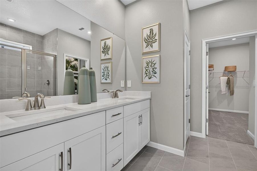 Furnished interior view inside a new home in Pasadena Ridge Master, Dade City (Image 8).