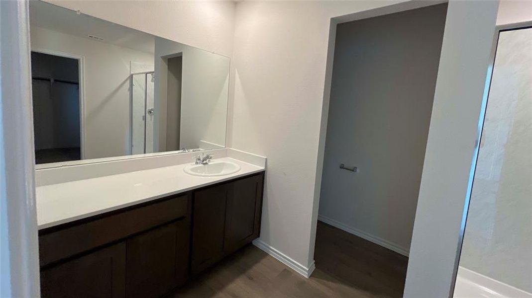 Furnished interior view inside a new home in Elevon, Lavon (Image 5).