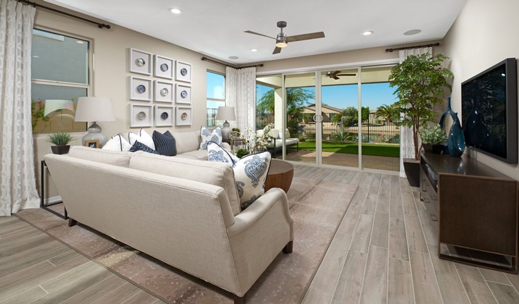 Sapphire-P920-SeasonsAtLakesAtElDorado Living