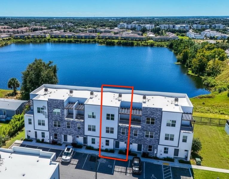 Condo located in Davenport, FL showcasing its design and architecture (Image 3).