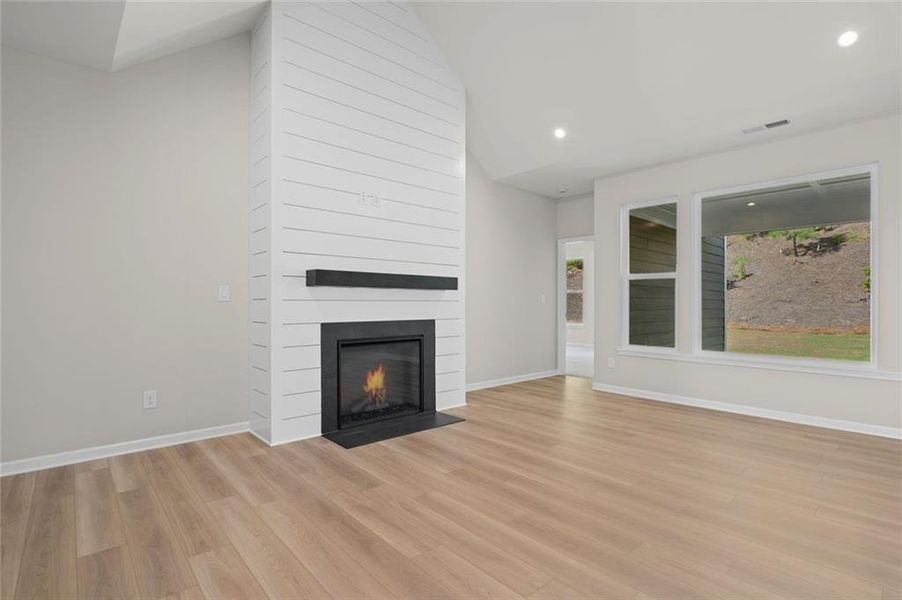 Spacious, unfurnished interior of a new home in Easton Park, Dallas (Image 12).