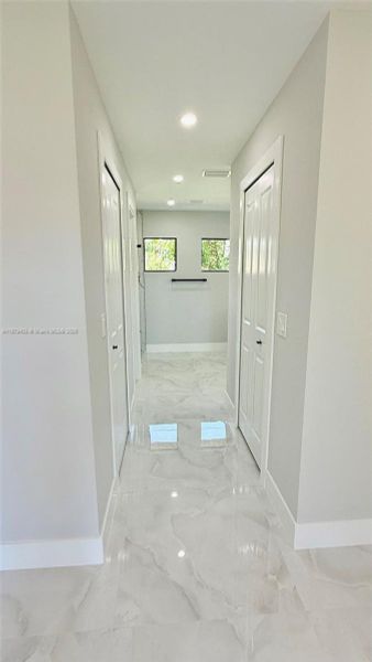 Spacious, unfurnished interior of a new home in , Lehigh Acres (Image 8).