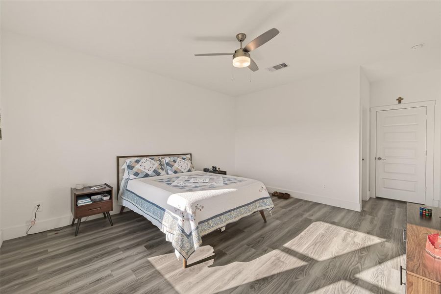 Furnished interior view inside a new home in , Fulshear (Image 36). Furnished interior view inside a new home in , Fulshear (Image 36).