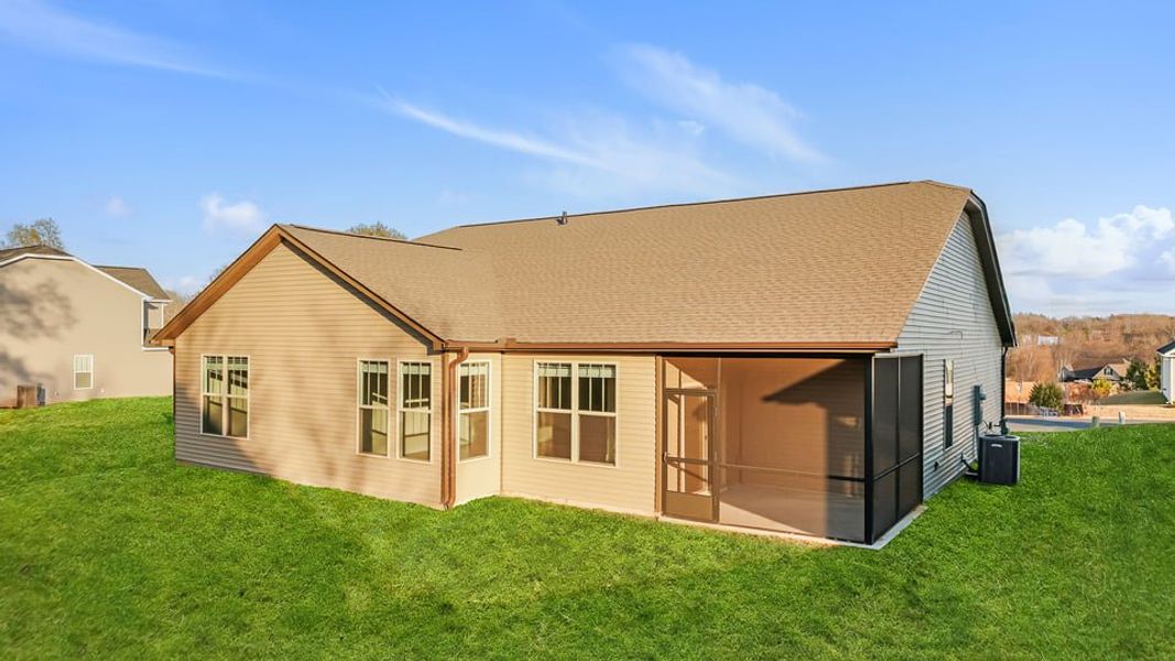 Exterior details and patio area of a home in Palmetto Valley, Anderson (Image 4).