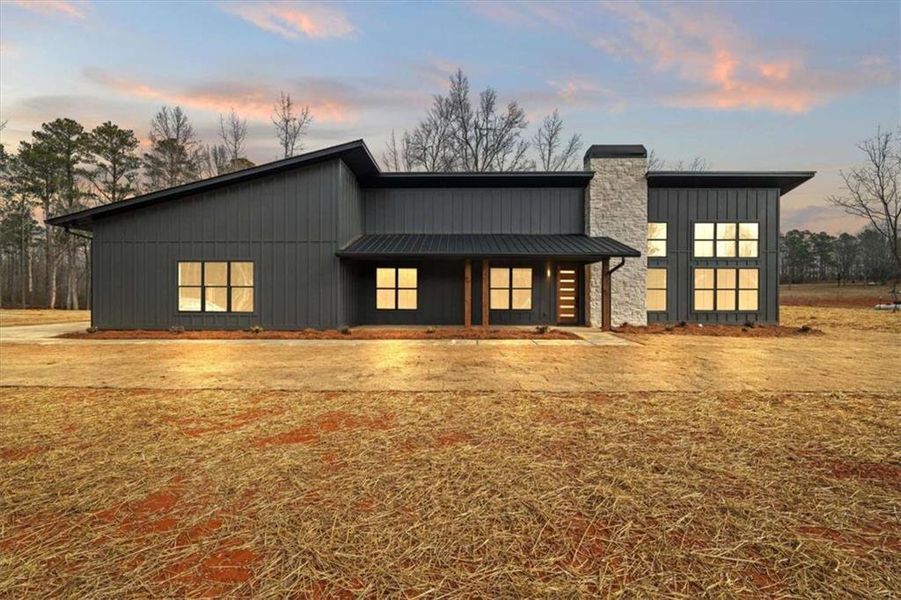 Exterior details and patio area of a home in , Waco (Image 24).