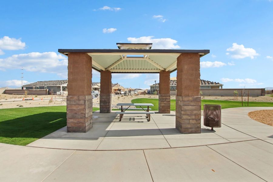 Community amenities in Sunset Farms, Tolleson (Image 15).
