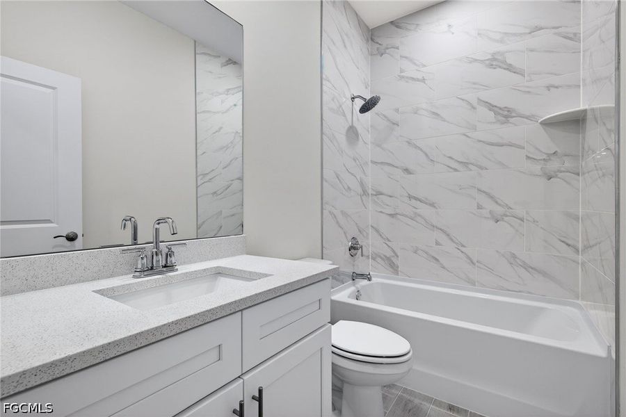 Furnished interior view inside a new home in Cape Coral, Cape Coral (Image 7).