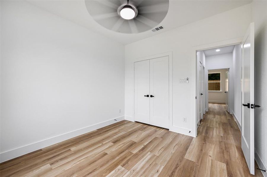 Spacious, unfurnished interior of a new home in , Dallas (Image 24).