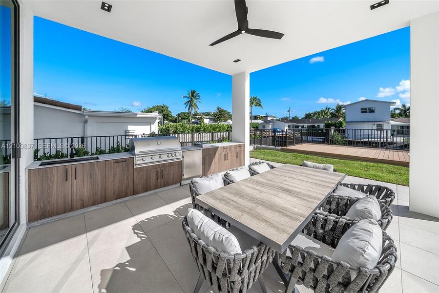 Exterior details and patio area of a home in , Miami (Image 32).