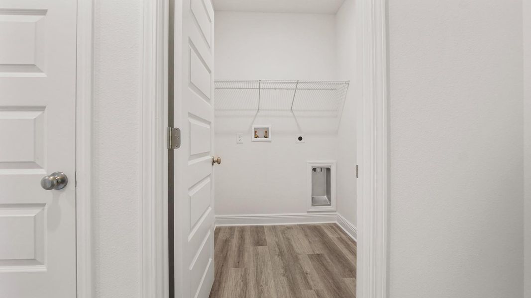 Spacious, unfurnished interior of a new home in Owl's Head Farms, Freeport (Image 27).