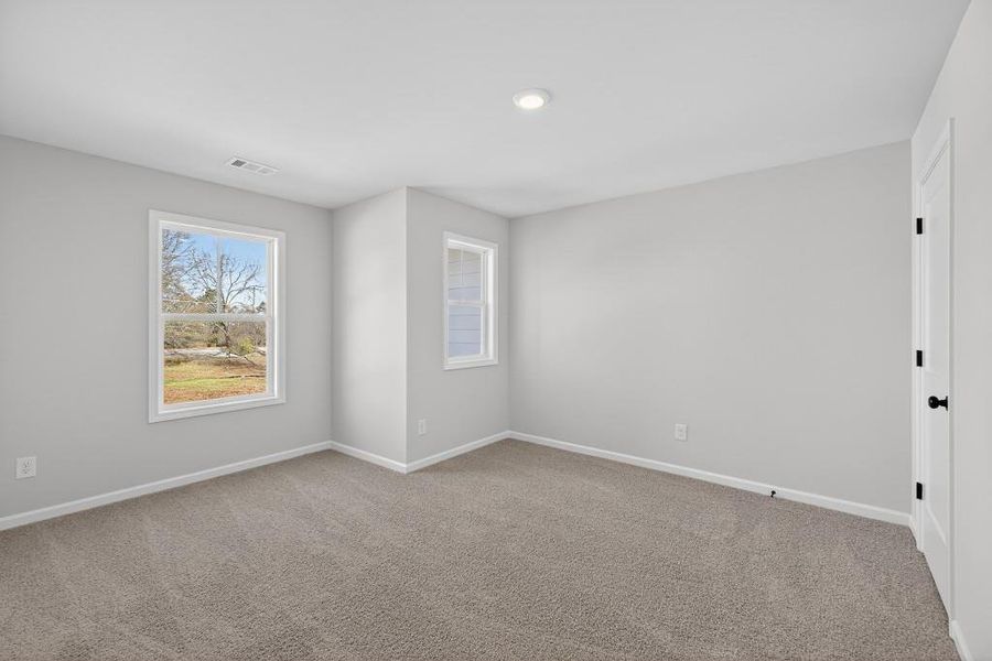 Spacious, unfurnished interior of a new home in , Commerce (Image 35).