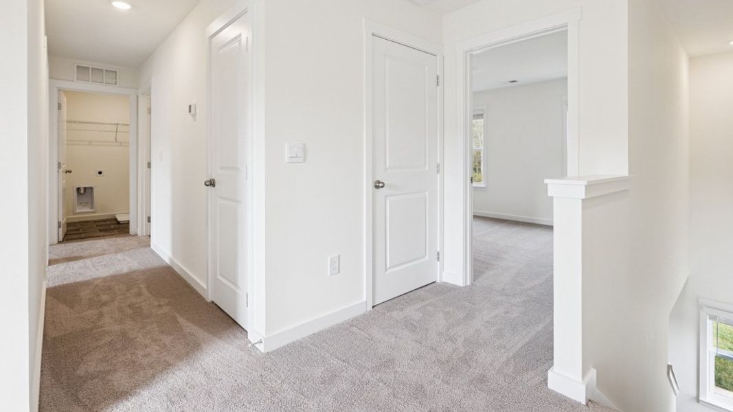 Spacious, unfurnished interior of a new home in Emory Creek, Harriman (Image 13).