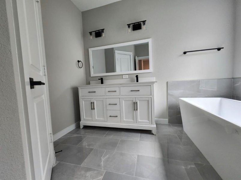 Furnished interior view inside a new home in 420 Benbrook, Houston (Image 9). Furnished interior view inside a new home in 420 Benbrook, Houston (Image 9).