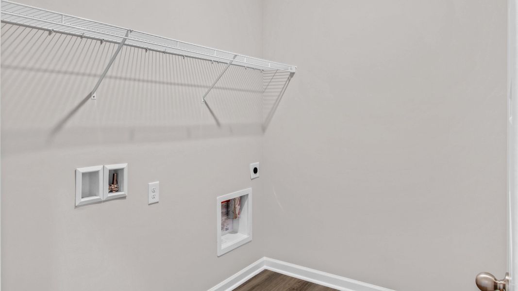 Representative unfurnished interior of a home built from the Fraser by D.R. Horton in Riverwood Gardens, Oakland (Image 25).