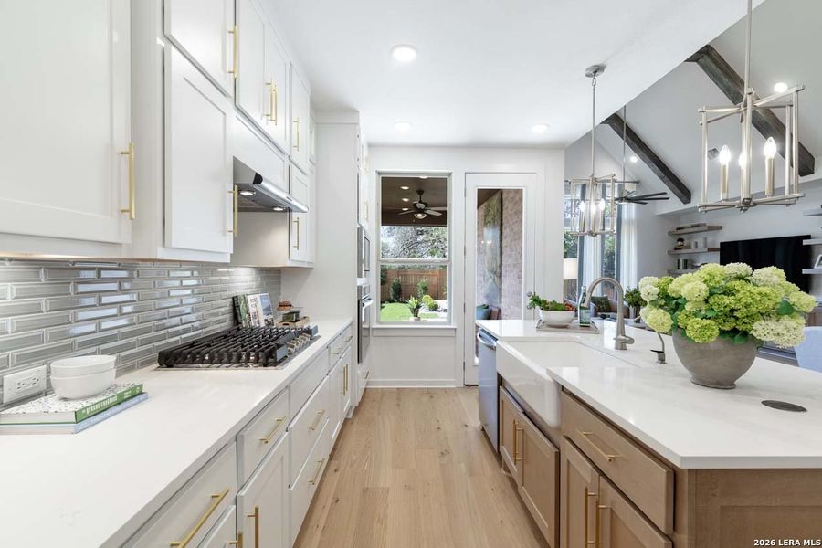 Furnished interior view inside a new home in La Cima, San Marcos (Image 40).
