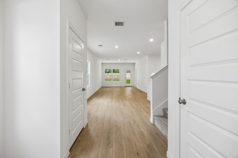 Spacious, unfurnished interior of a new home in Magnolia Springs, Montgomery (Image 13).
