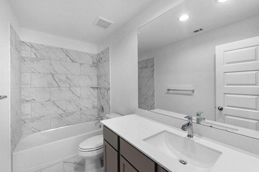 Furnished interior view inside a new home in Huntington Place, Rosharon (Image 6).