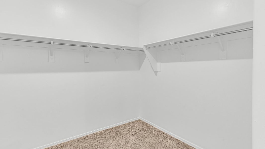 Spacious, unfurnished interior of a new home in Barnett Village, Marana (Image 27).