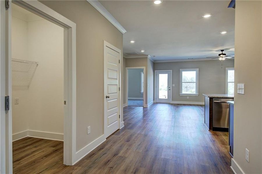Spacious, unfurnished interior of a new home in , Cartersville (Image 18).