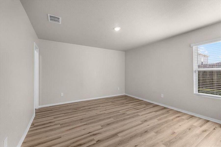 Spacious, unfurnished interior of a new home in , Fort Worth (Image 17).