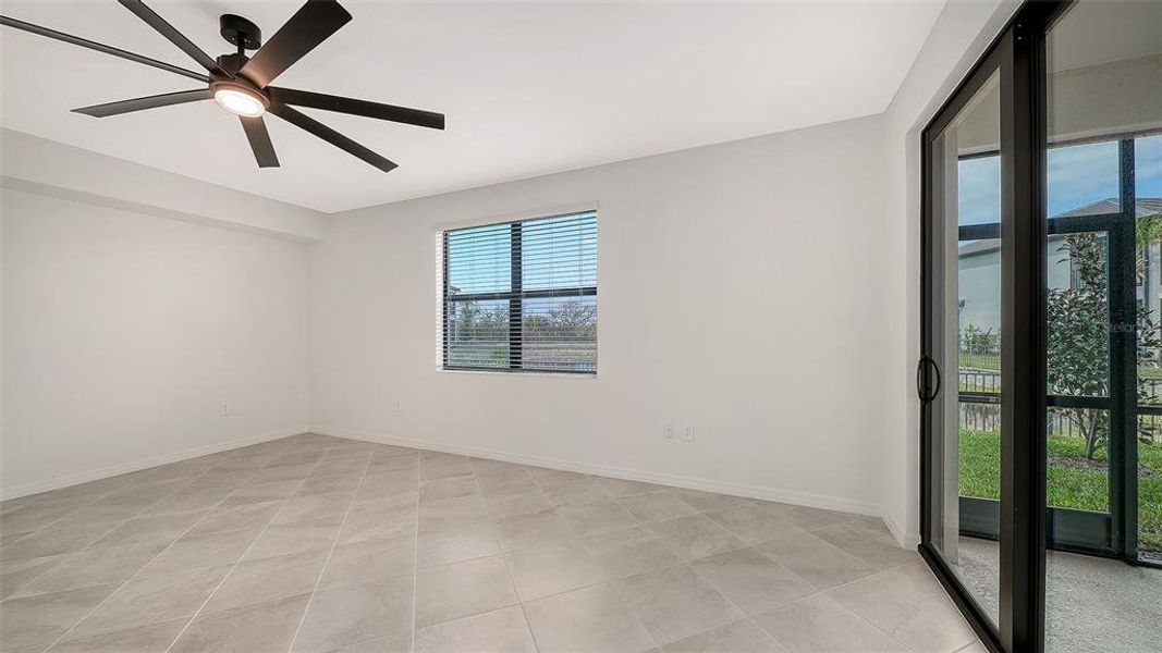 Spacious, unfurnished interior of a new home in Legends Cove, Bradenton (Image 31).