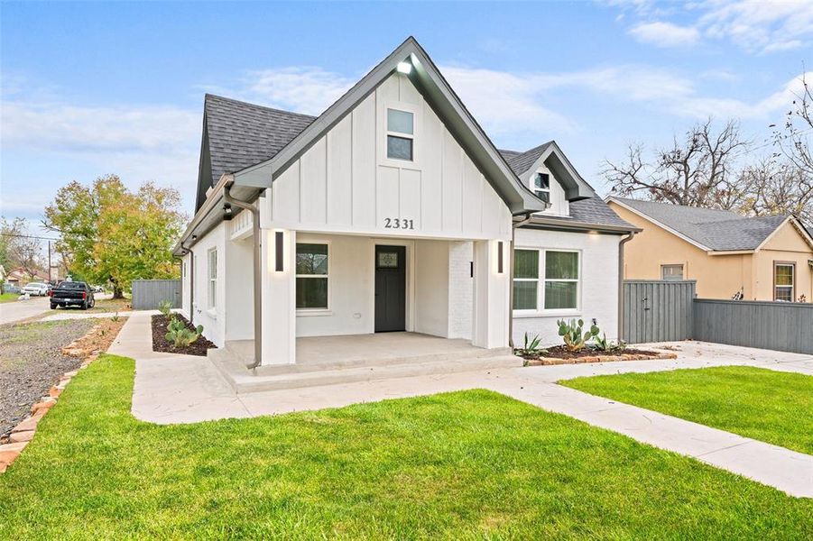 Front exterior of a new home in , Dallas, TX, highlighting curb appeal (Image 20).
