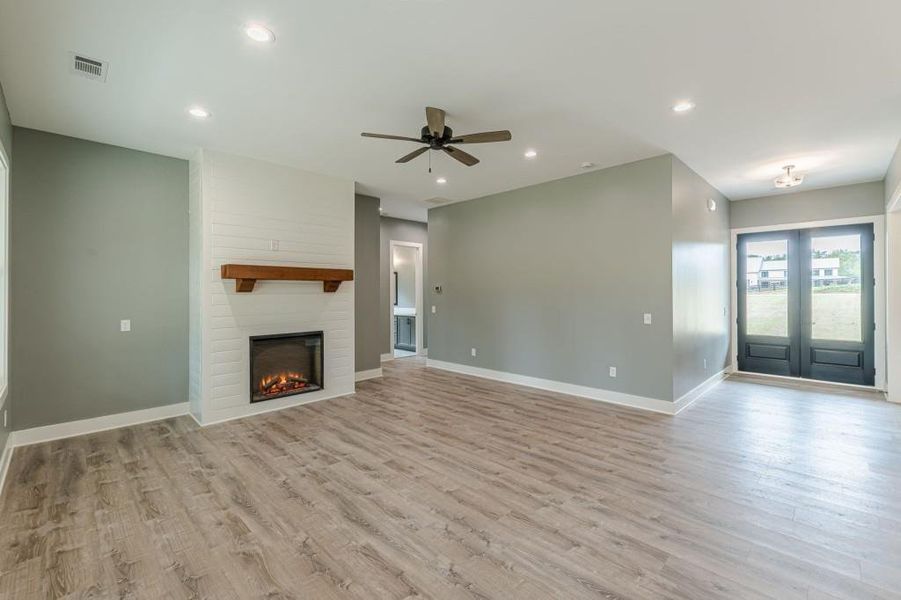Spacious, unfurnished interior of a new home in , Bremen (Image 42).
