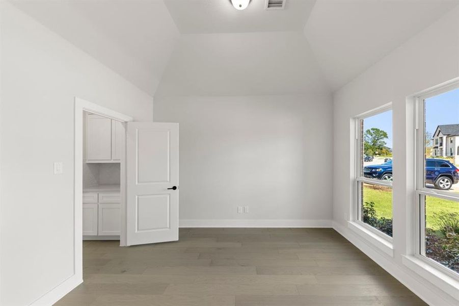 Spacious, unfurnished interior of a new home in Solterra, Mesquite (Image 23).