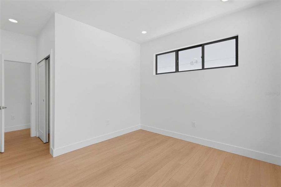 Spacious, unfurnished interior of a new home in , St. Petersburg (Image 21).