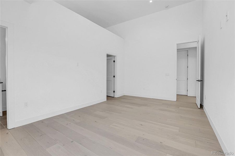 Spacious, unfurnished interior of a new home in , Denver (Image 28).