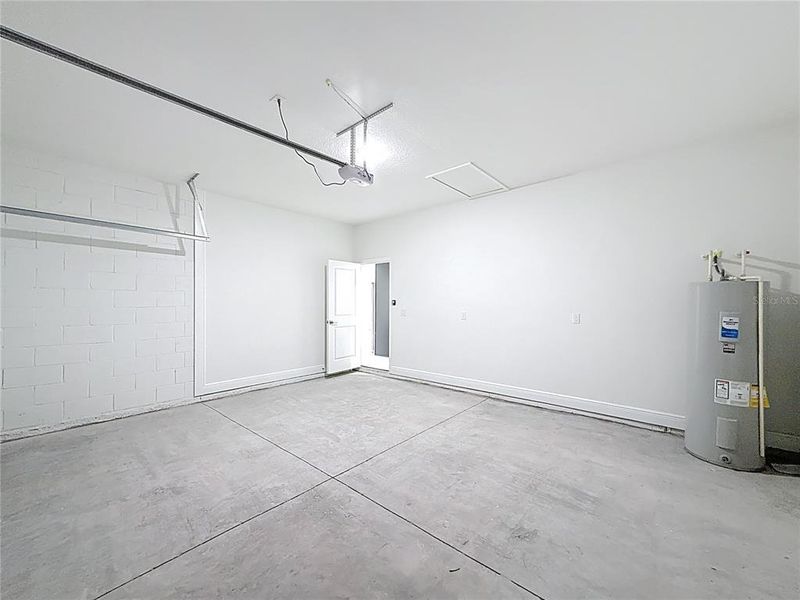 Spacious, unfurnished interior of a new home in , Ocala (Image 19). Spacious, unfurnished interior of a new home in , Ocala (Image 19).