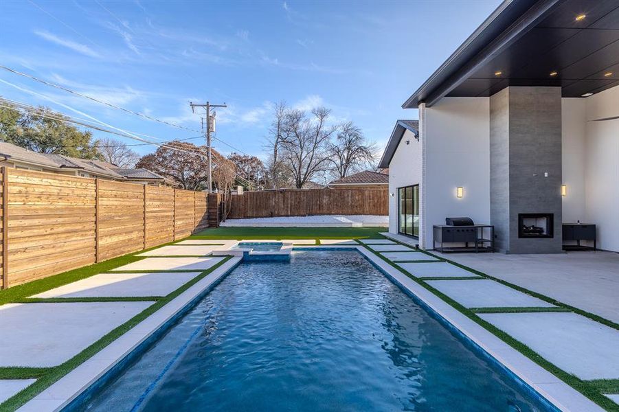 Exterior details and patio area of a home in , Dallas (Image 20).