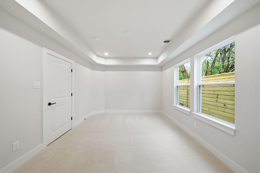Spacious, unfurnished interior of a new home in , Houston (Image 26).